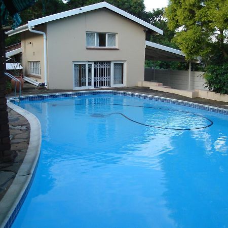 דורבן Escombe Accommodation Self Catering מראה חיצוני תמונה