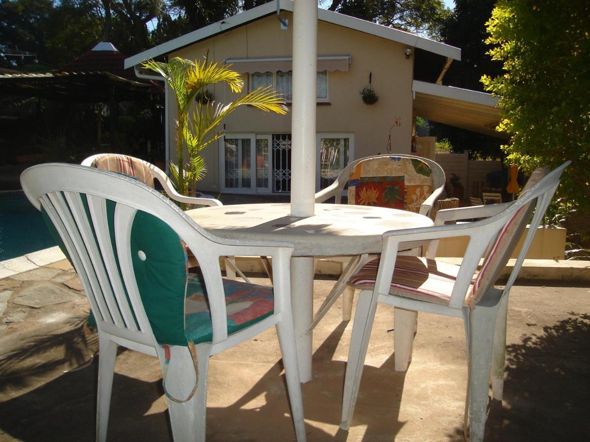 דורבן Escombe Accommodation Self Catering מראה חיצוני תמונה